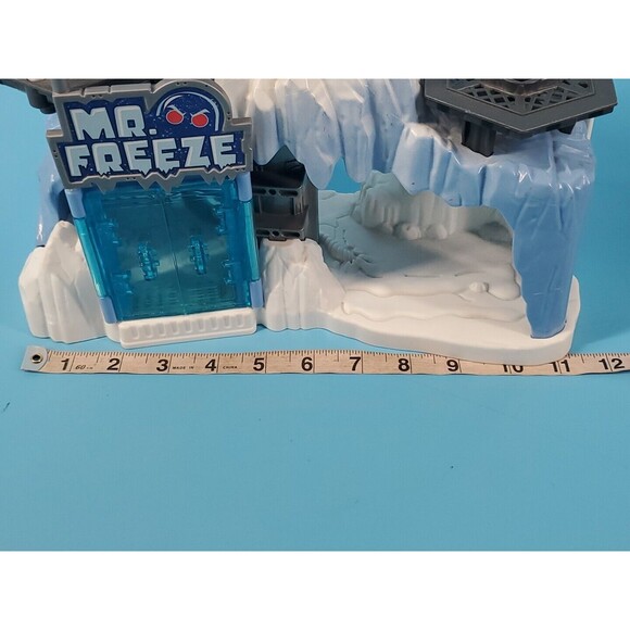 Imaginext DC Super Friends Mr. Freeze Headquarters Arctic Fortress Lair Only - Picture 12 of 13